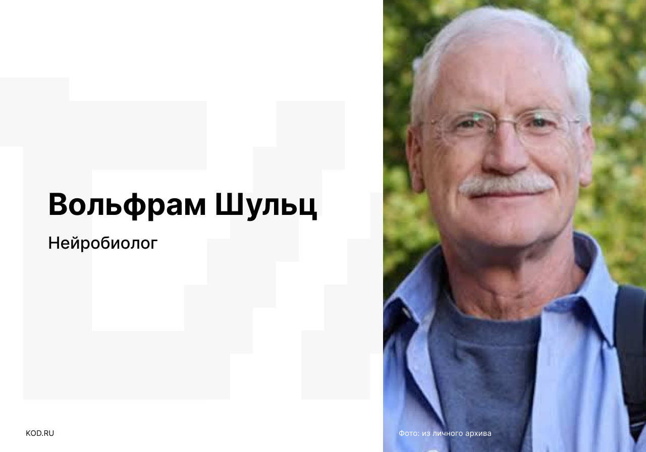 ΠΠ° ΡΠΎΡΠΎ ΡΠ»ΡΠ±Π°ΡΡΠΈΠΉΡΡ ΠΌΡΠΆΡΠΈΠ½Π° ΡΡΠ΅Π΄Π½ΠΈΡ
Π»Π΅Ρ Ρ ΡΠ΅Π΄ΡΠΌΠΈ Π²ΠΎΠ»ΠΎΡΠ°ΠΌΠΈ, ΡΡΠ°ΠΌΠΈ, Π² ΠΎΡΠΊΠ°Ρ
ΠΈ Π³ΠΎΠ»ΡΠ±ΠΎΠΉ ΡΡΠ±Π°ΡΠΊΠ΅, ΡΠΌΠΎΡΡΠΈΡ ΠΏΡΡΠΌΠΎ Π² ΠΊΠ°ΠΌΠ΅ΡΡ.