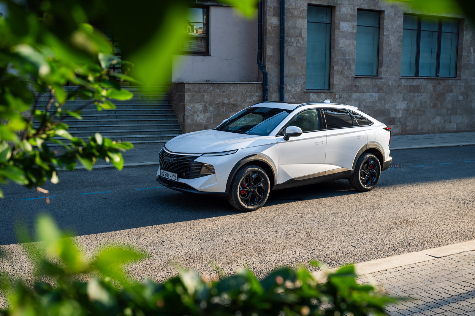 Haval показал обновлённые модели F7 и F7x. Стало быстрее, умнее, злее