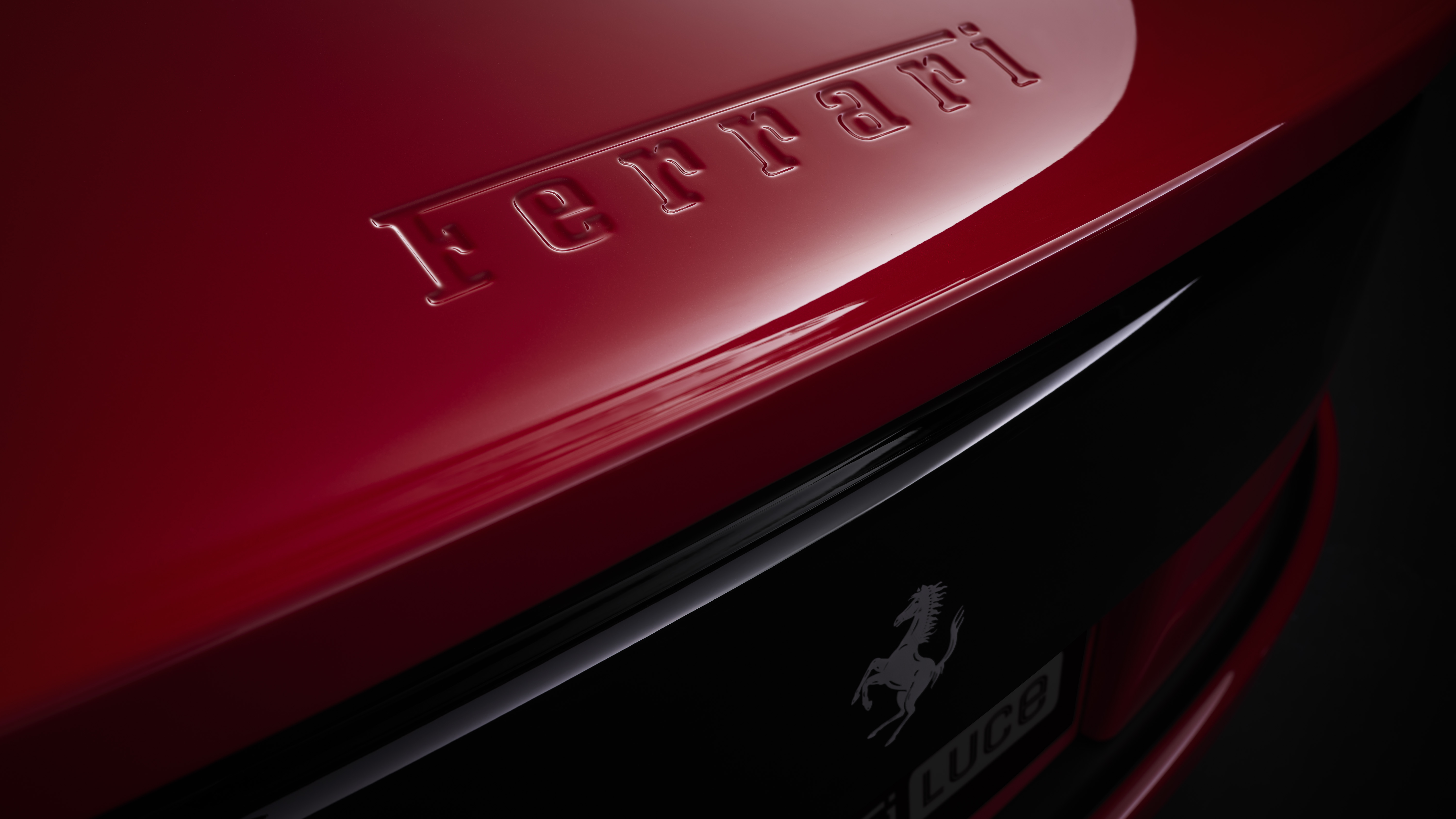 Ferrari представила первый электромобиль Luce: 1050 л. с. и дизайн от Джони Айва