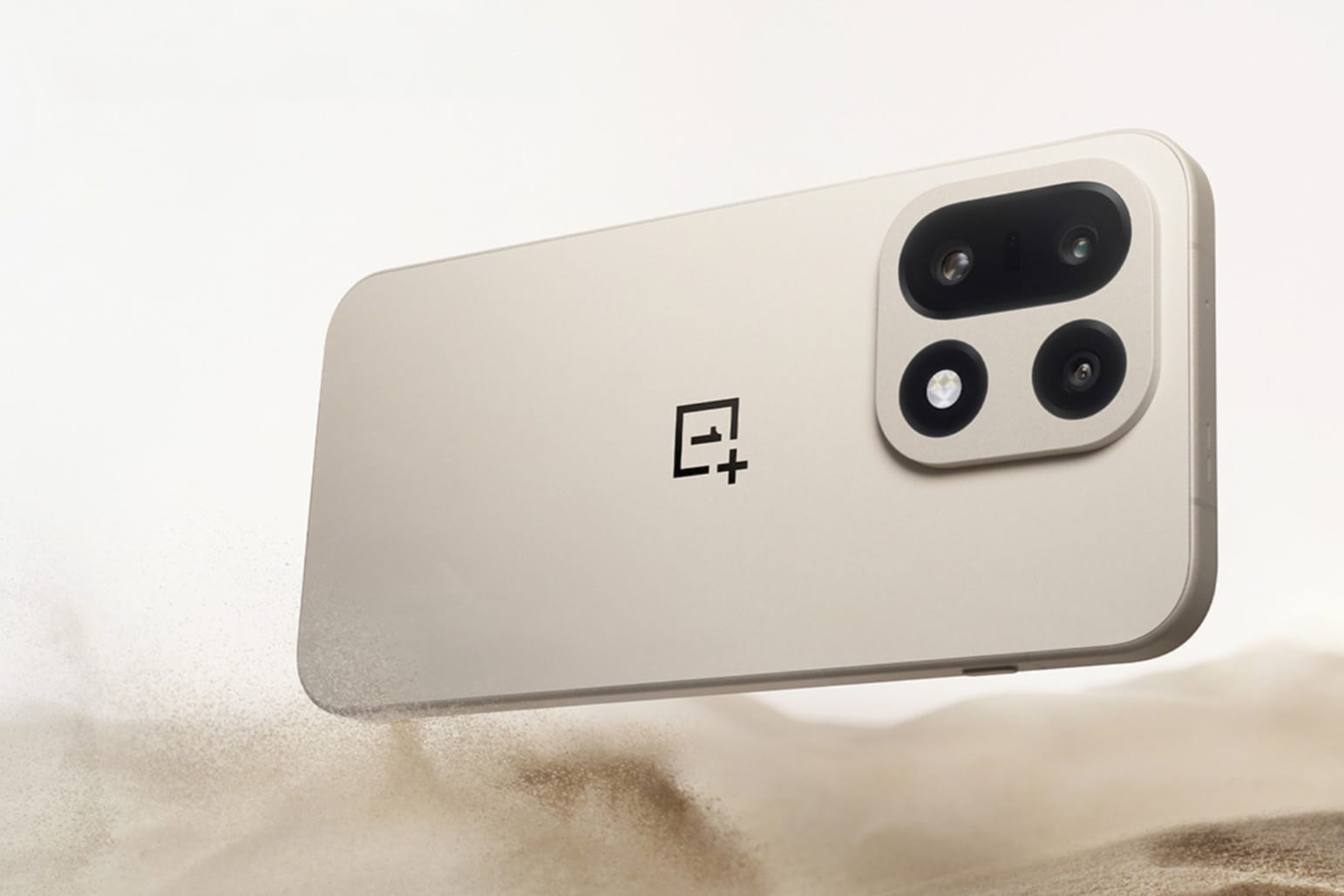 OnePlus готовит флагман с батареей на 9000 мАч и камерой 200 Мп только для Китая