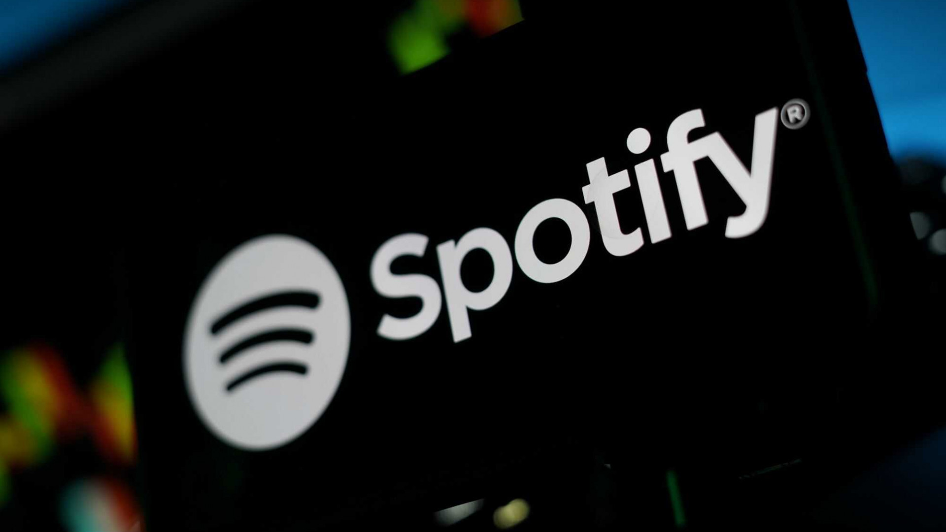 Spotify пометит виртуальных ИИ-артистов и уберёт их из рекомендаций