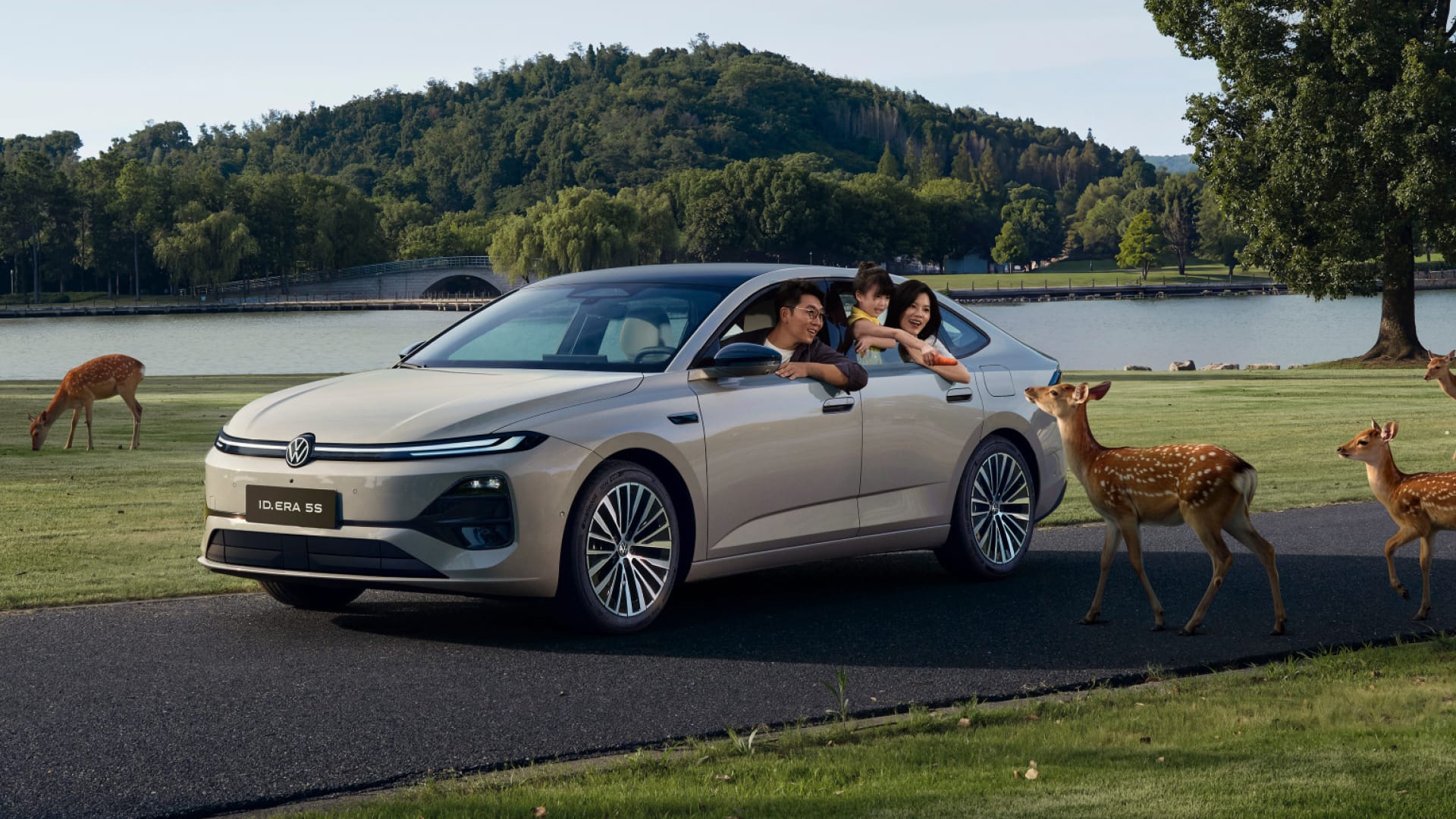 Volkswagen представил в Китае гибридный седан ID.Era 5S с запасом хода 2000 км